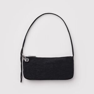 BAGGU pochette in black